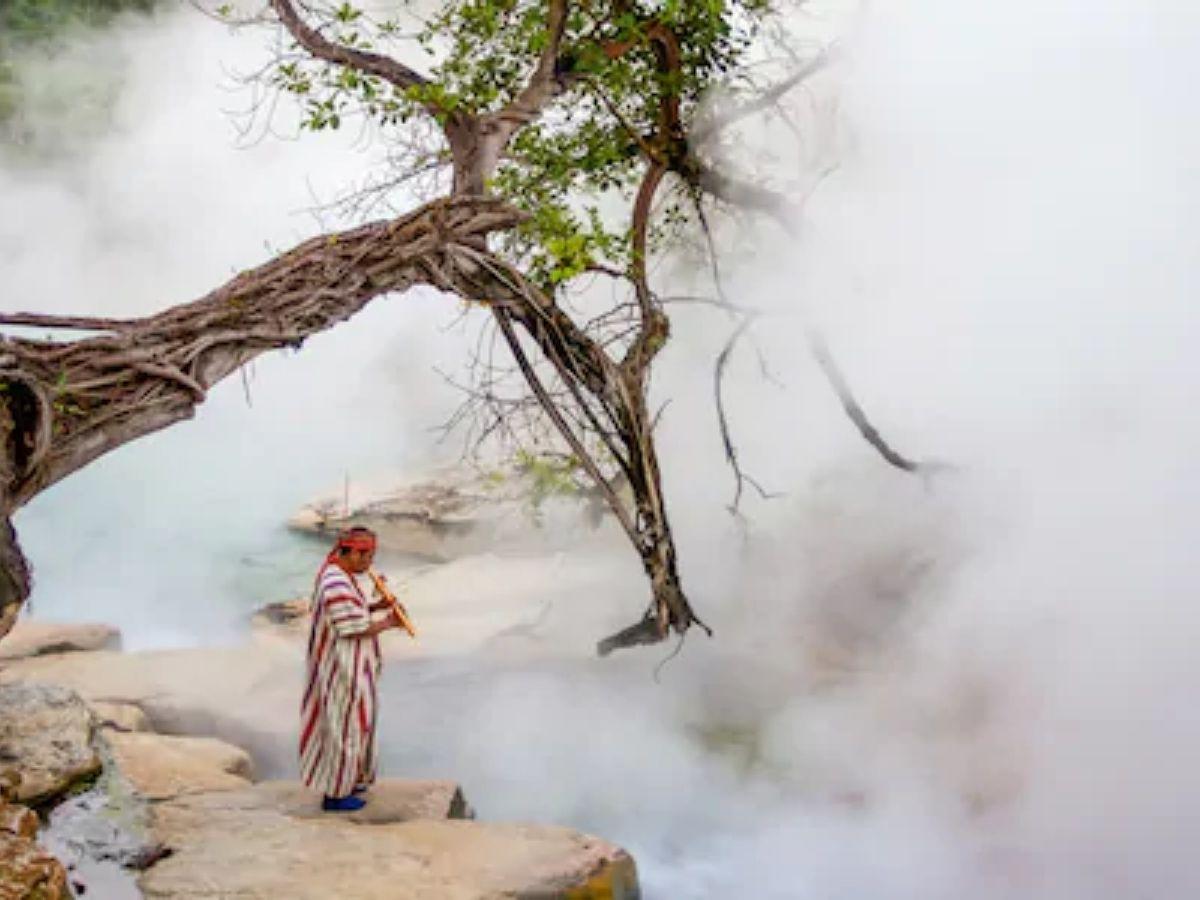 Boiling Mayantuyacu River: the enigma of the Peruvian Amazon