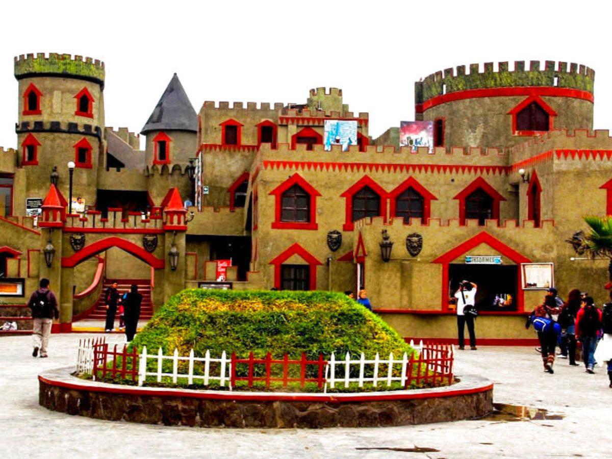 Chancay reigns with her castle on the edge of the ocean