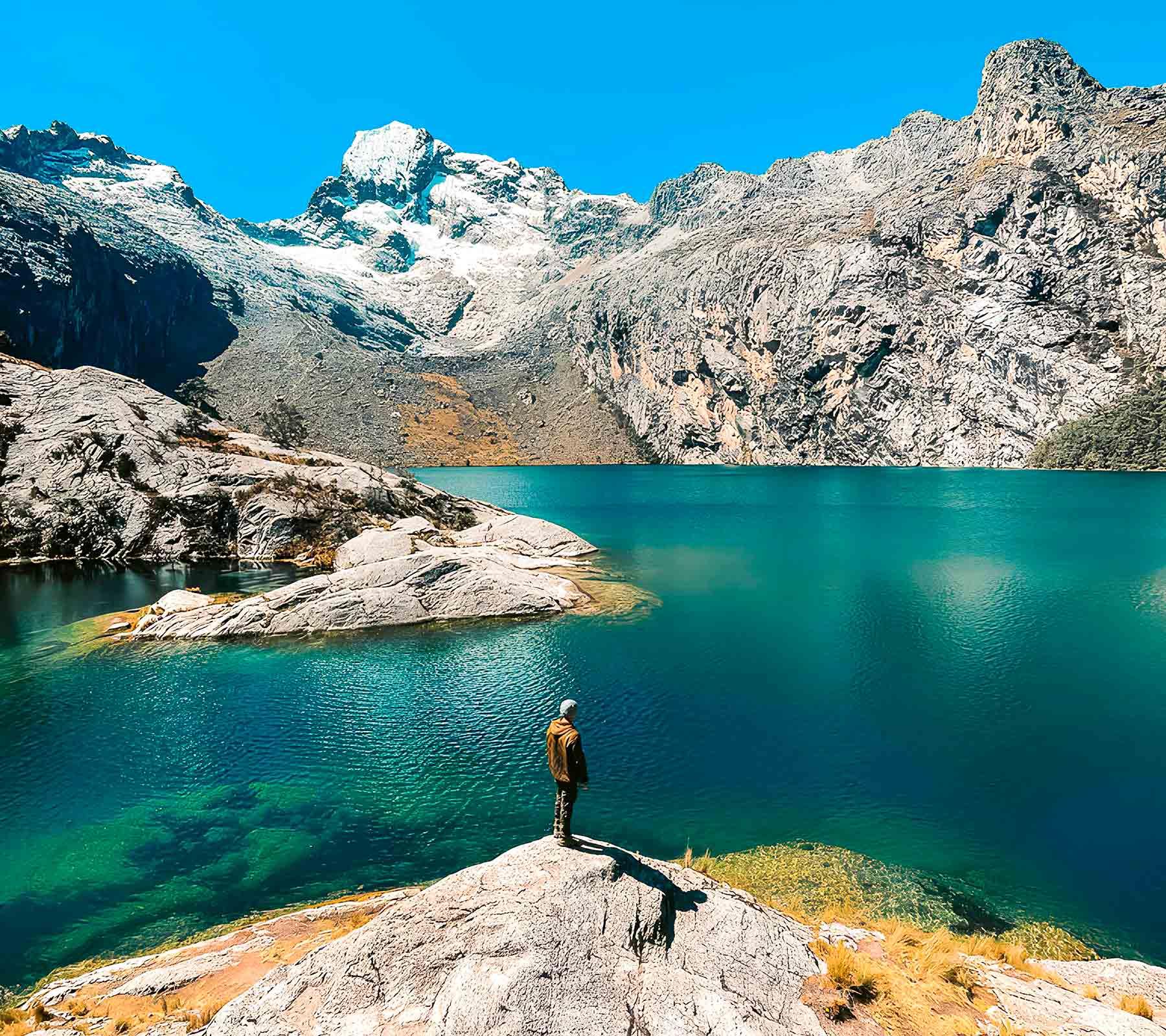 Churup Lagoon: the 7-color lagoon in Ancash