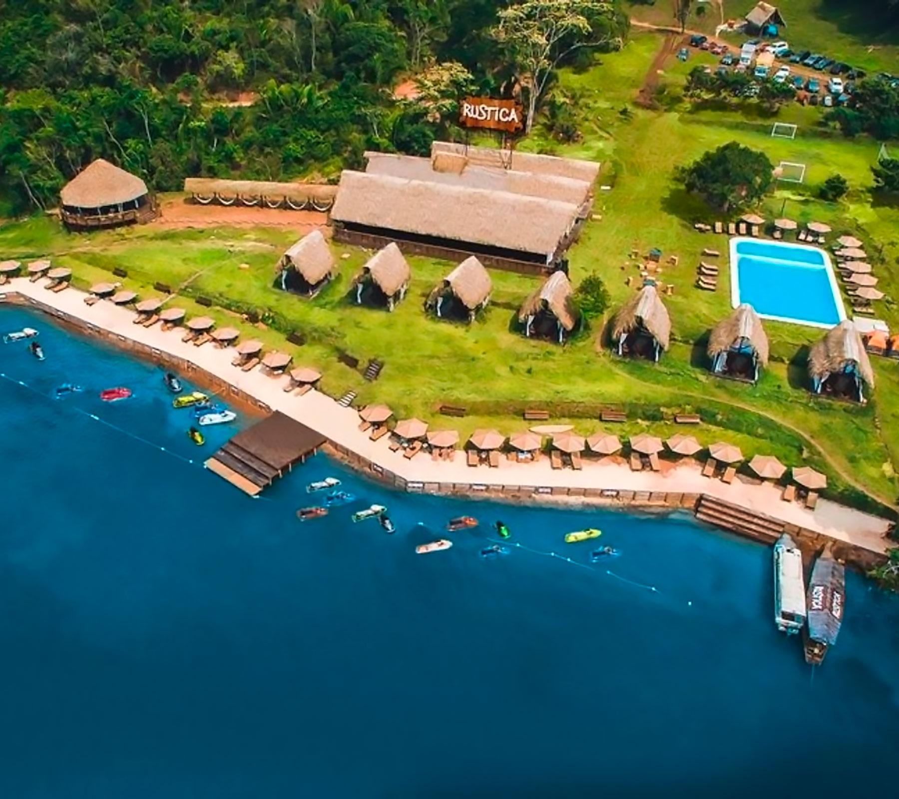 Discover the Blue Lagoon, one of the greatest attractions of the Peruvian Amazon