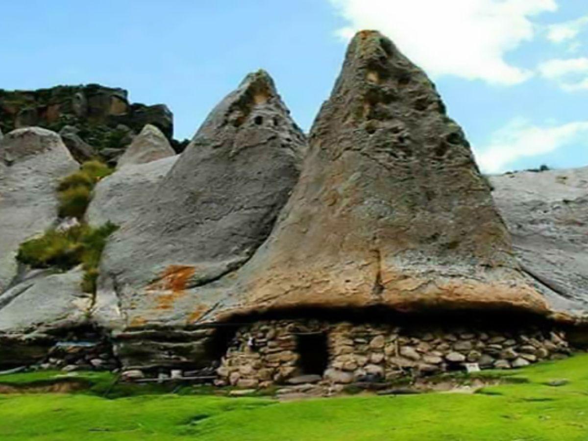 Discover the Stone Forest of Pampachiri: The village of the Smurfs