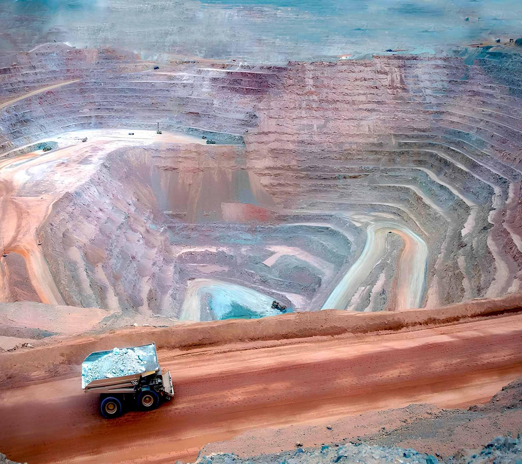 Exploration of the Cuajone Quarry