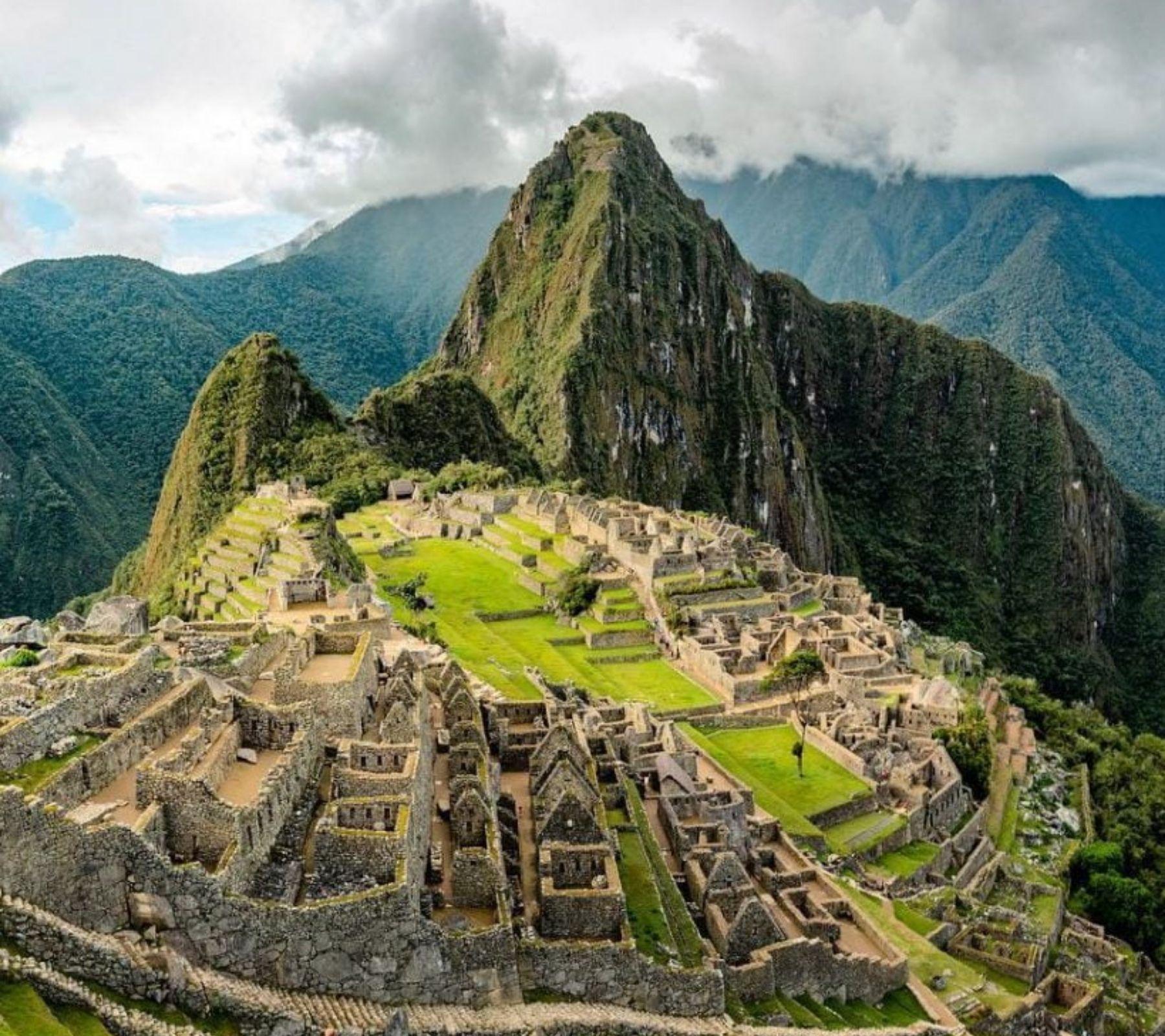 How is Christmas celebrated in Peru?