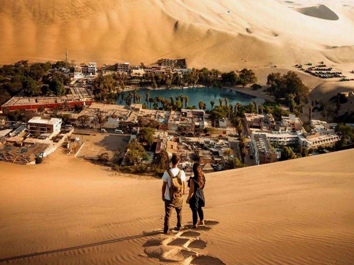 Huacachina: an oasis in the middle of the desert