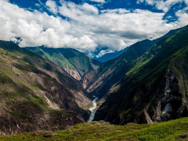 Apurimac Valley discover the deep valley between Cusco and ApurÃ­mac