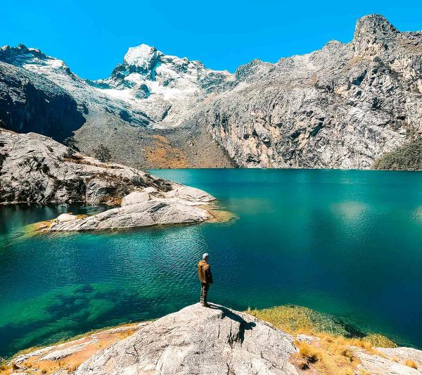 Churup Lagoon: the 7-color lagoon in Ancash