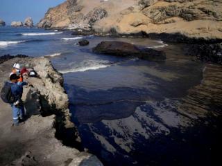 oil-spill-off-peruvian-coast