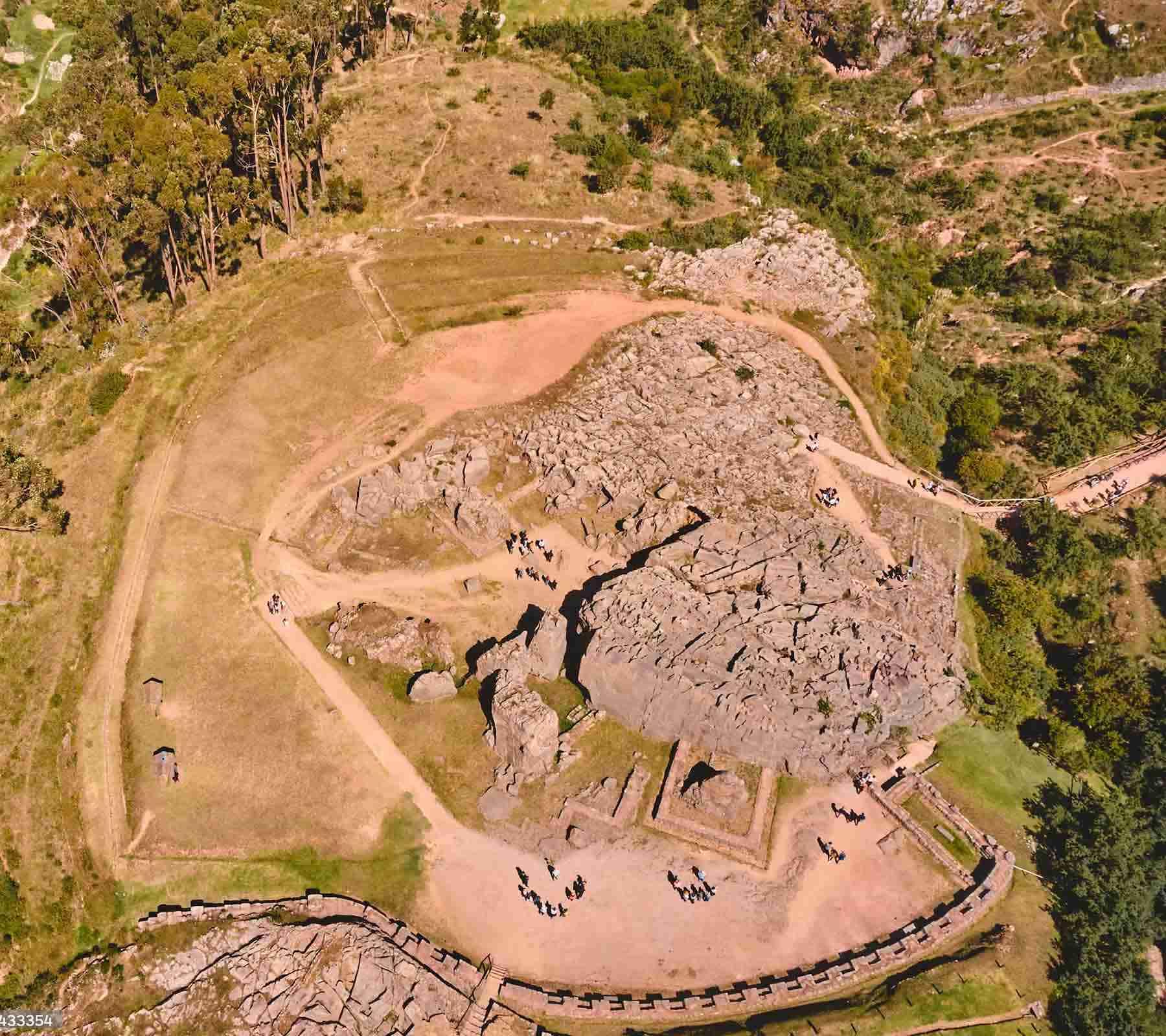 Qenqo Cusco: Mysteries and legends of the Inca ceremonial center