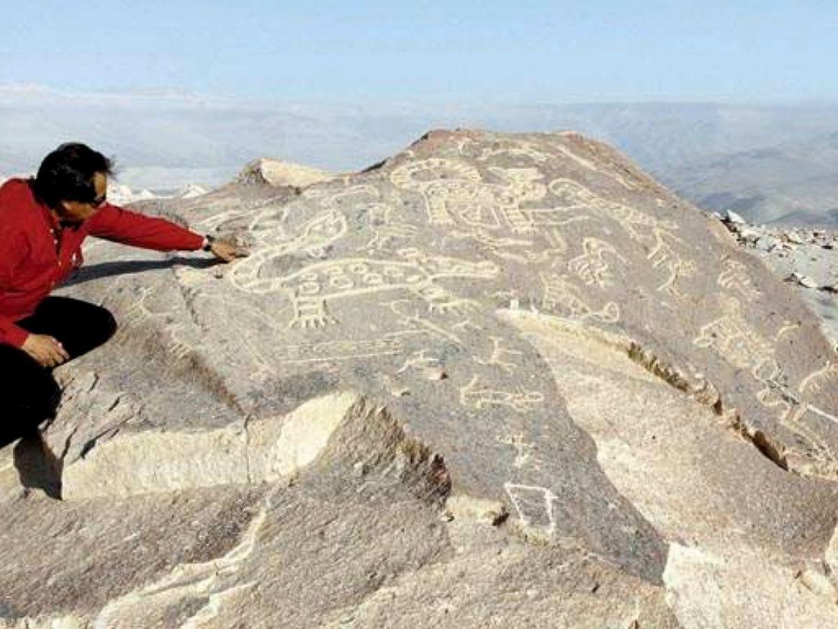 Toro Muerto Petroglyphs: Pre-Hispanic Lithic Art