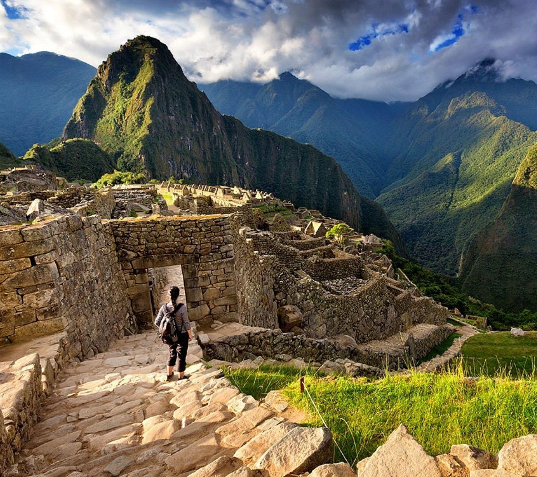 Useful information about Peru: Currency
